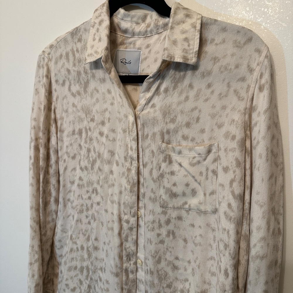 Rails XS Leopard button up shirt